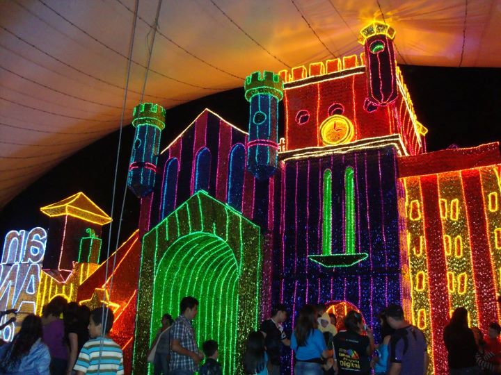 Christmas display along Rio Medellin Christmas display along Rio Medellin