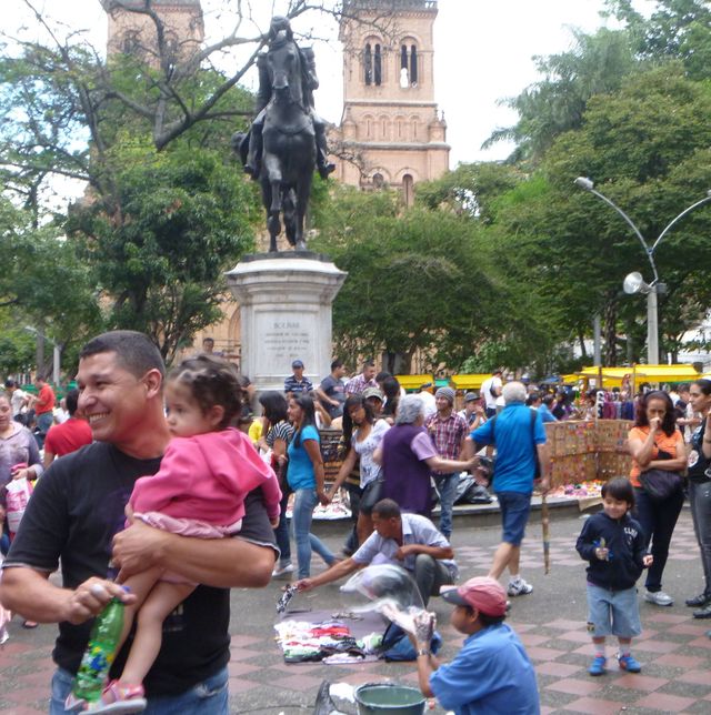 Mercado de San Alejo El Mercado de San Alejo mensual.