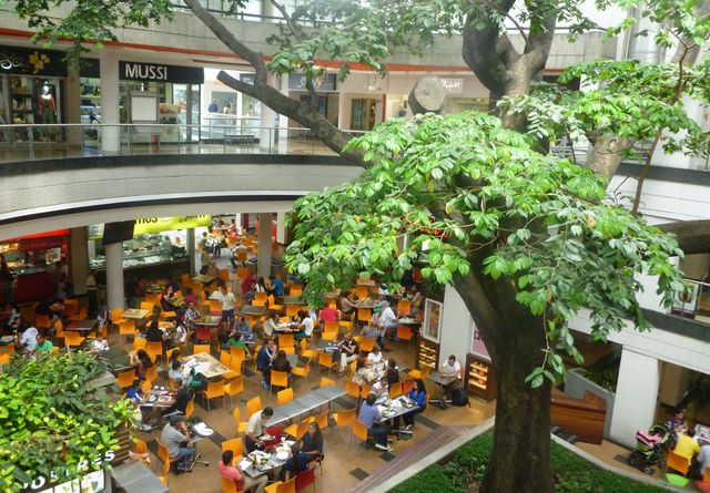 Oviedo mall The center of Centro Comercial Oviedo.