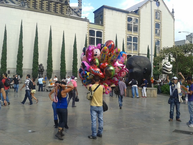 Plaza Botero Plaza Botero: muchos globos, pero ¿dónde estaba el festival?