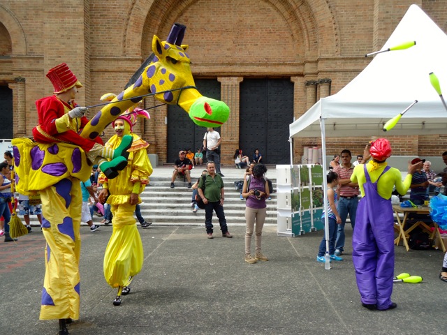 Circus atmosphere San Alejo Handicraft Market