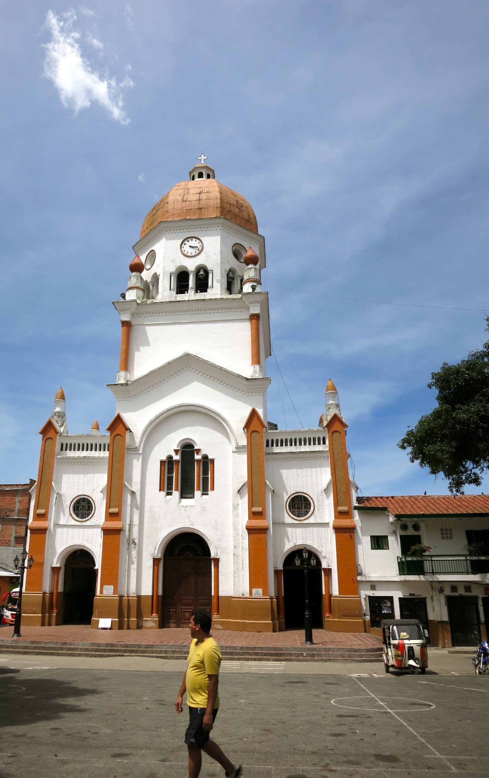San Rafael El pueblo de San Rafael vale la pena verlo, pero la joya de la zona es el Río Guatapé.