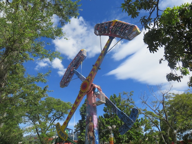 La atracción Kamikaze en el Parque Norte