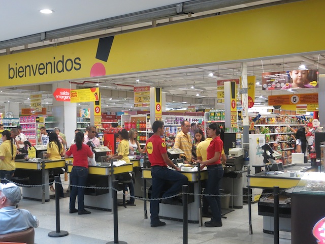 Exito Exito supermarket in Los Molinos