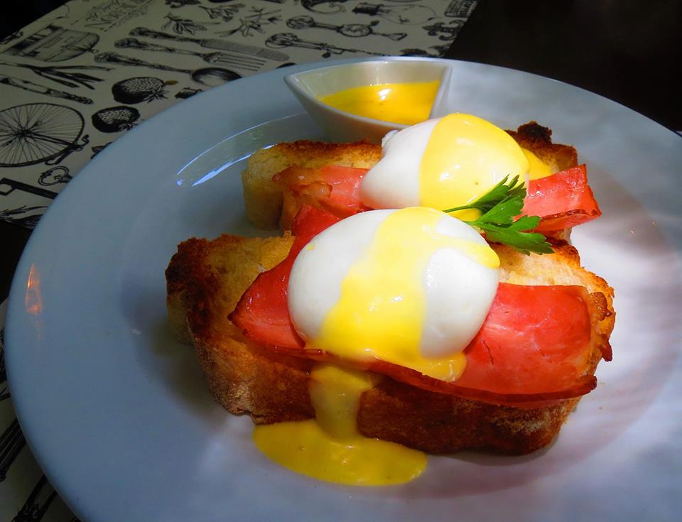 Eggs benedict brunch at Brie Bon