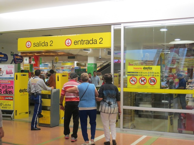 Exito Supermercado Éxito en el centro comercial Unicentro