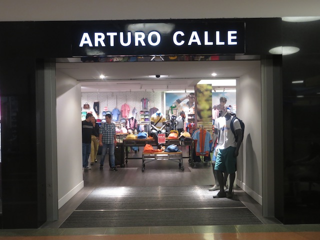 Arturo Calle Arturo Calle en el centro comercial Unicentro