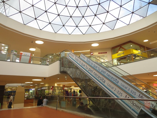 Unicentro mall Dentro del centro comercial Unicentro