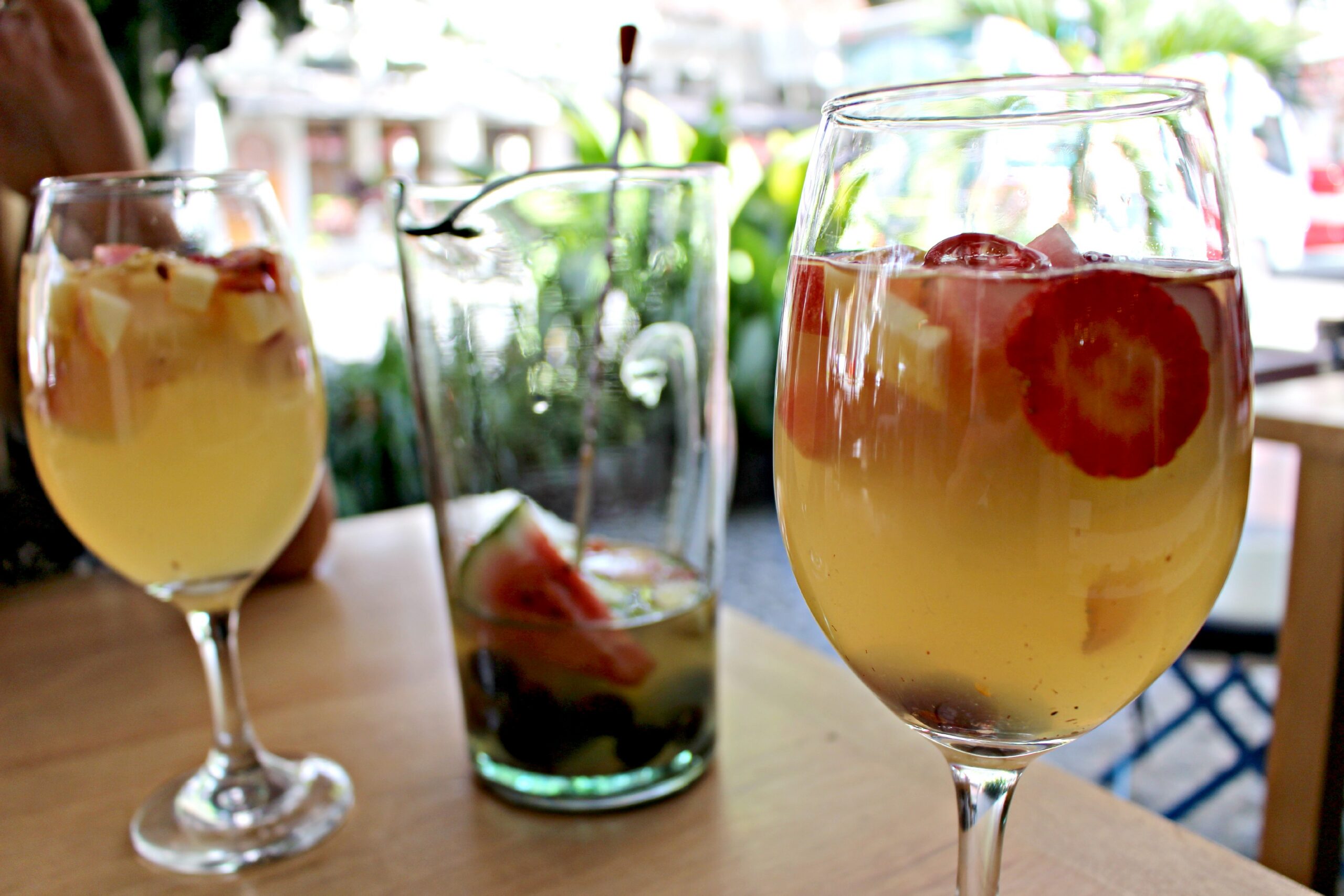 White wine sangria White wine sangria, Pizzeria Olivia, Envigado