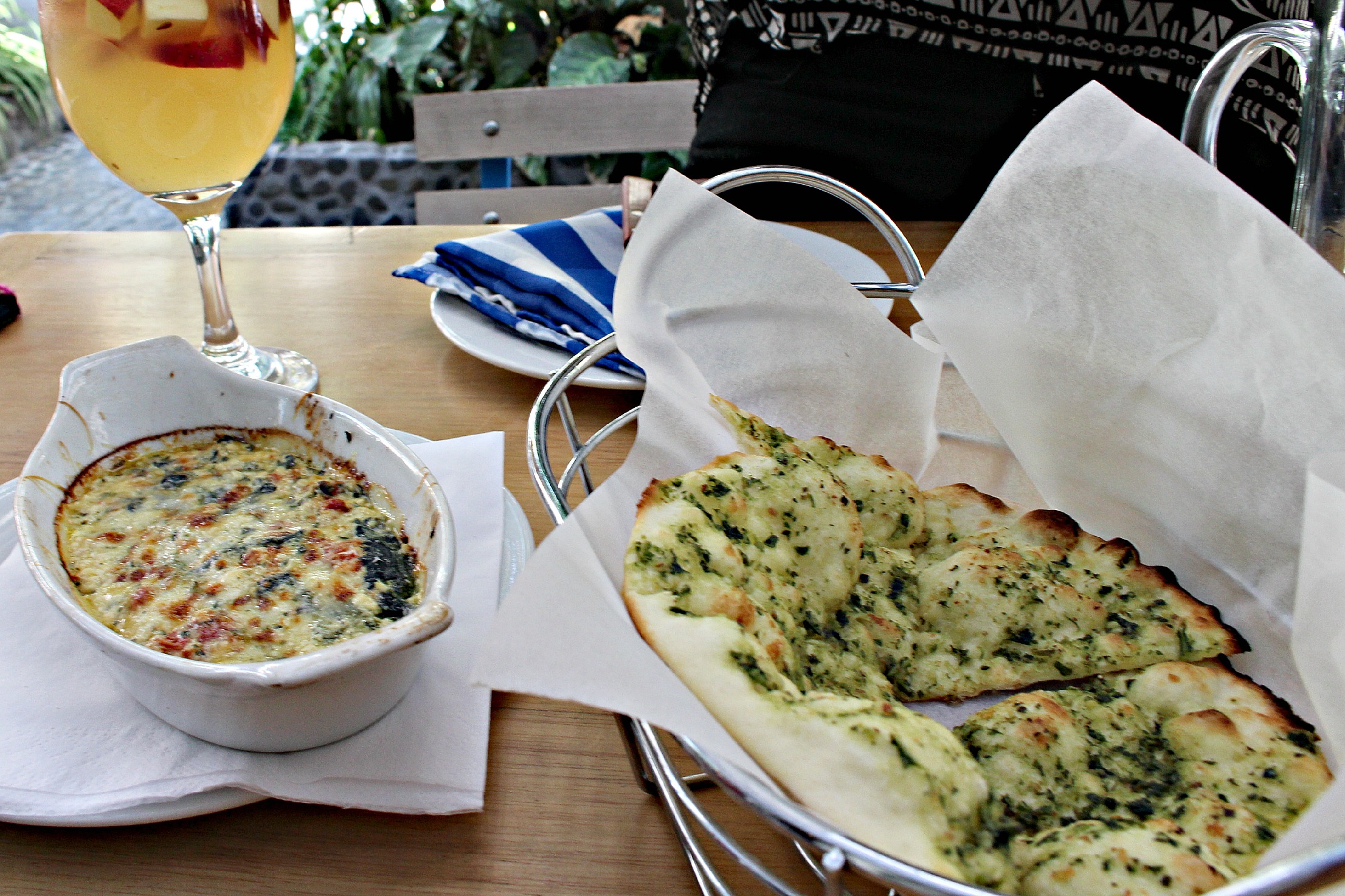 Spinach dip Spinach dip and bread at Pizzeria Olivia