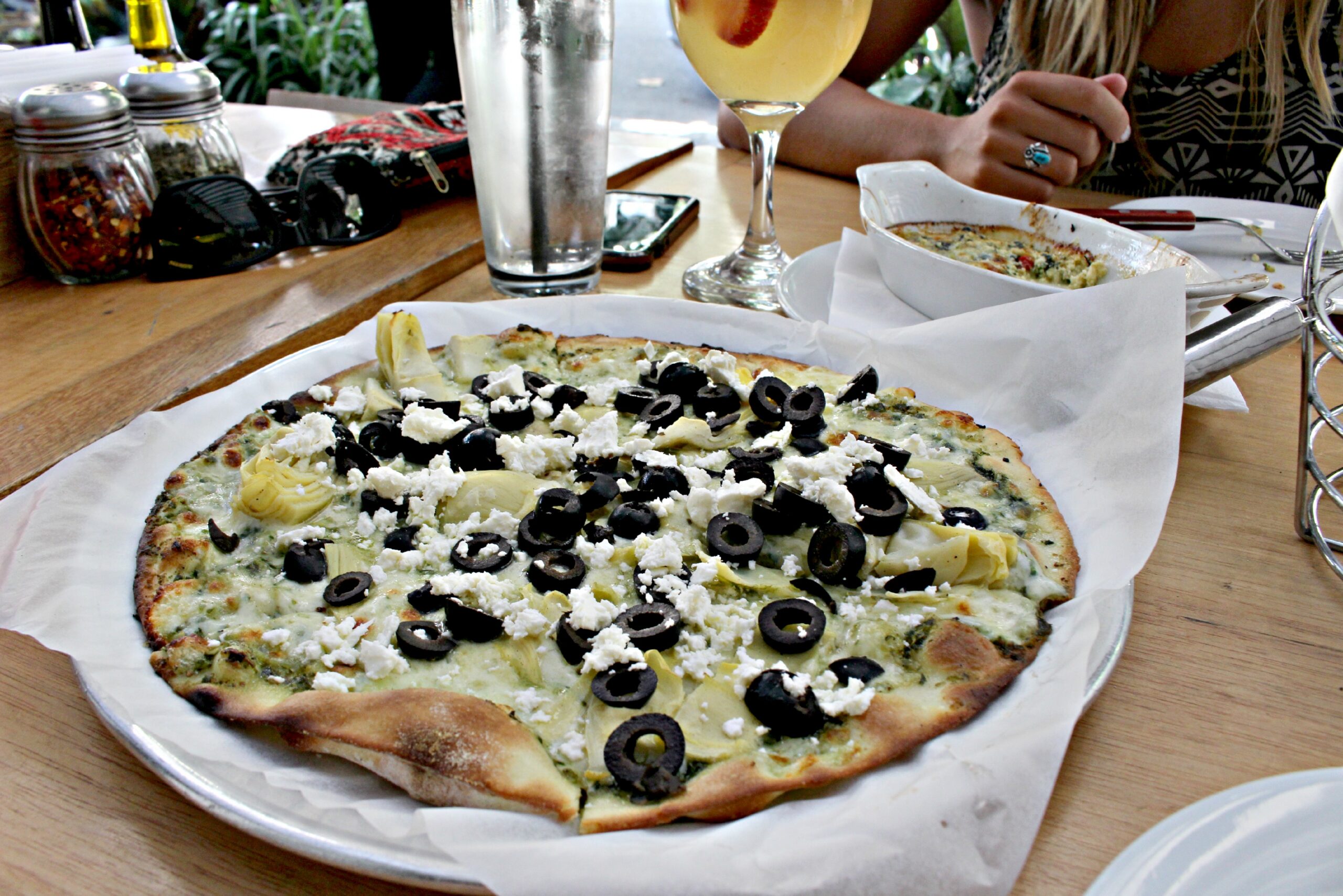 Greek pizza Greek pizza, Pizzeria Olivia, Envigado