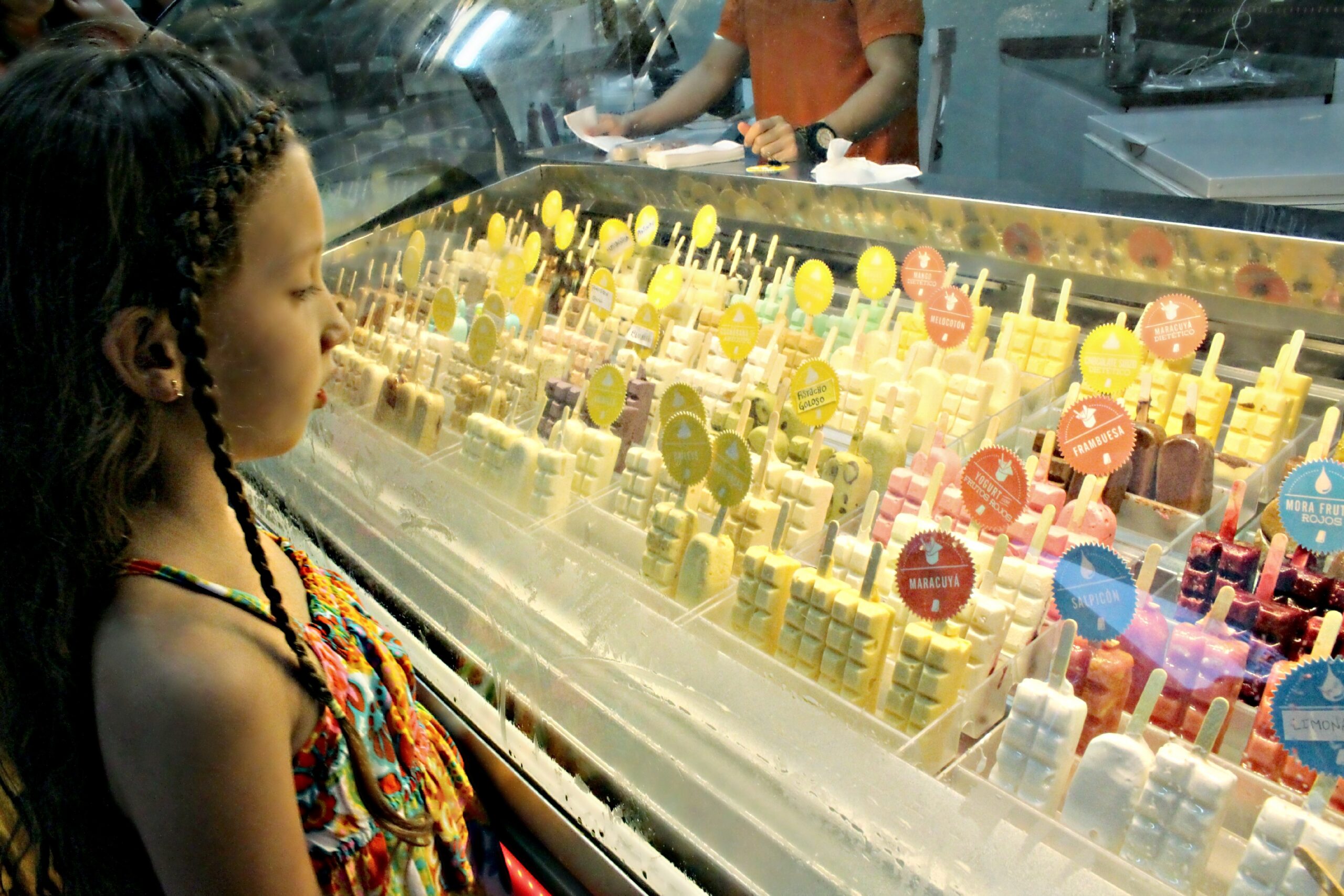 La Palettería Choosing an ice cream flavor at La Palettería