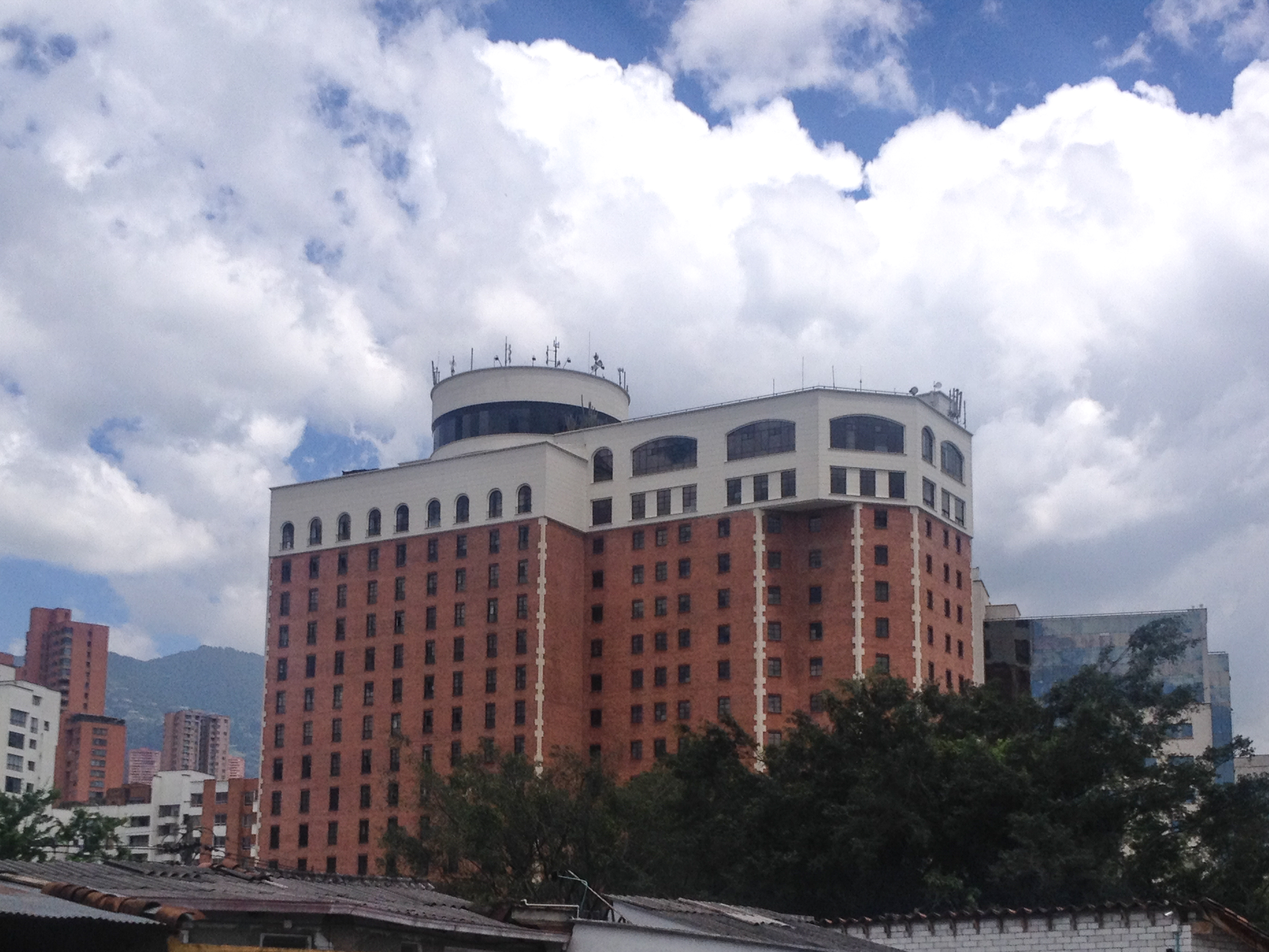 El Dann Carlton ha sido por mucho tiempo uno de los hoteles más populares de Medellín (foto: David Lee)