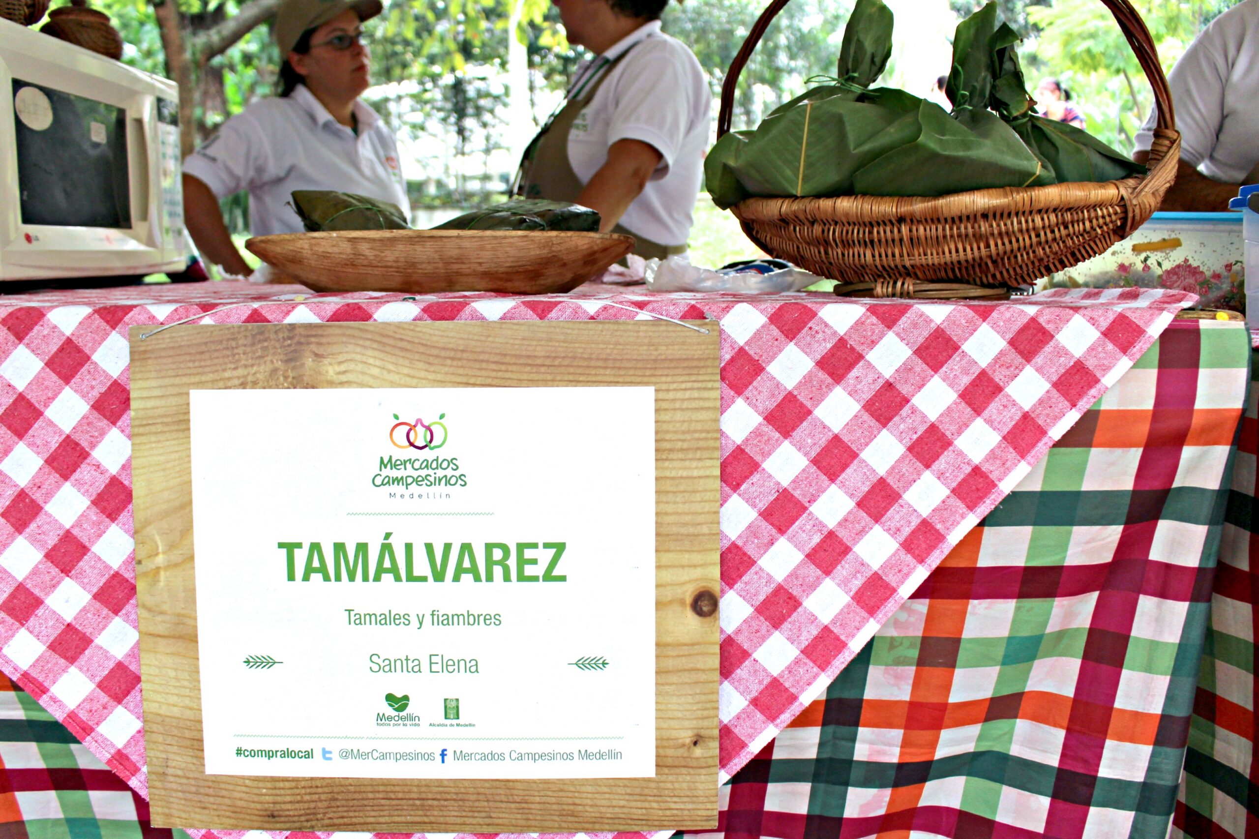 Tamales Tamales listos para comer de Tamálvarez en Mercados Campesinos Medellín