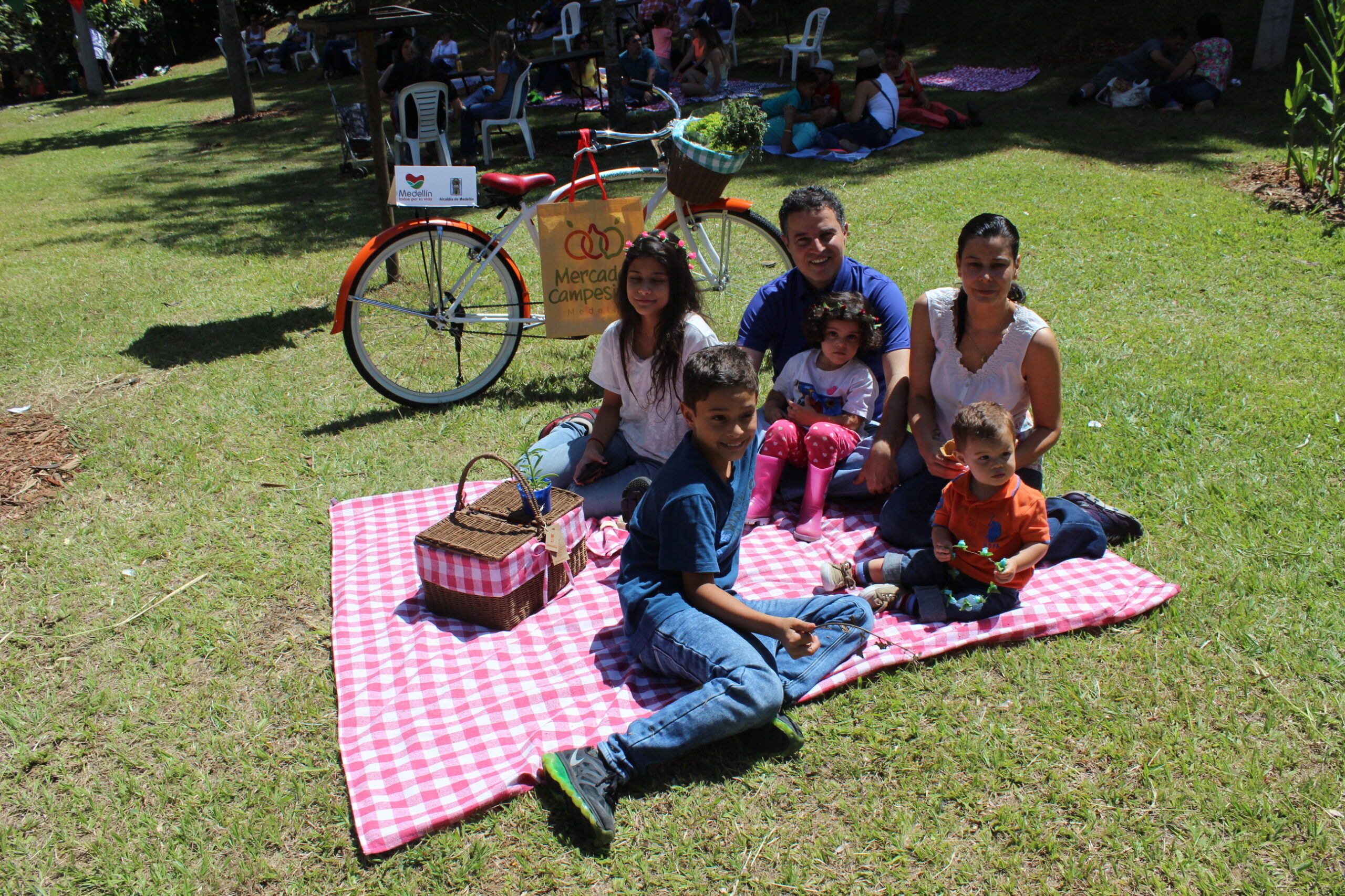 Claudia Márquez Cadavid and family Claudia Márquez Cadavid and family