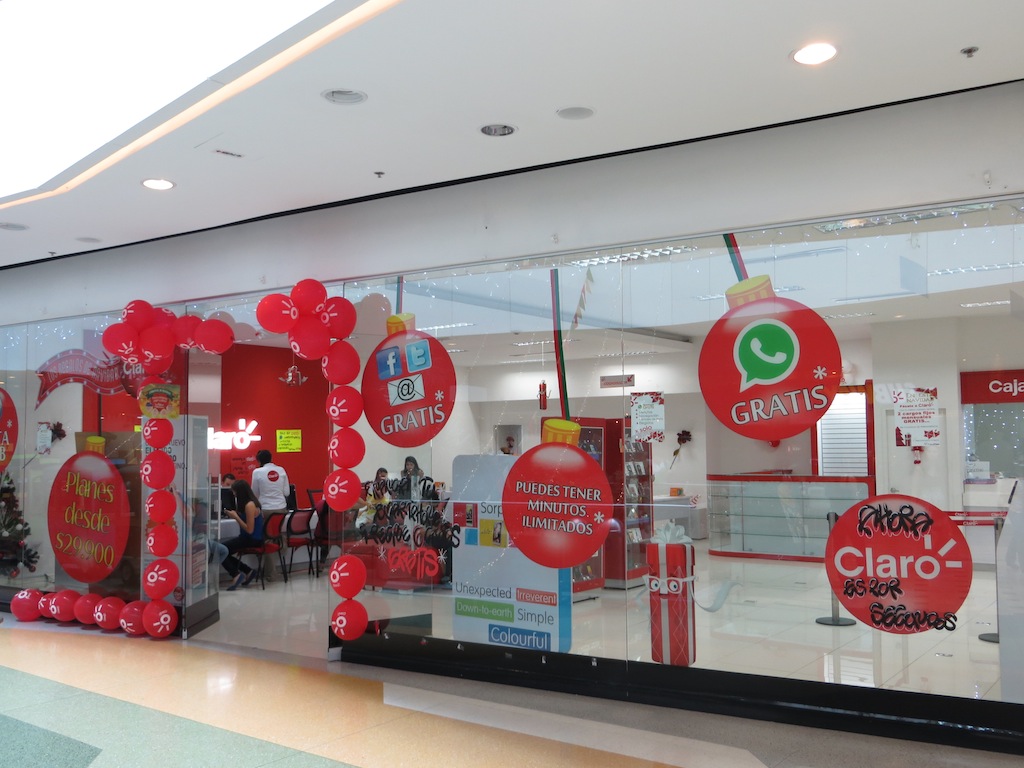 Claro store in Los Molinos Mall