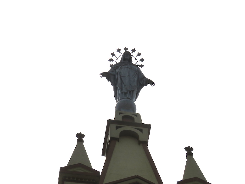 Statue Large statue at the top of Iglesia Jesús Nazareno