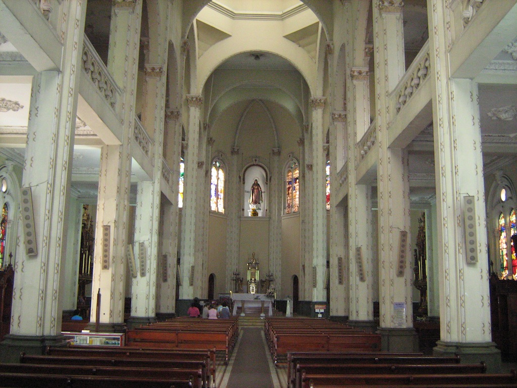 Iglesia Jesús Nazareno Inside Iglesia Jesús Nazareno (photo by SajoR, via Wikimedia Commons)