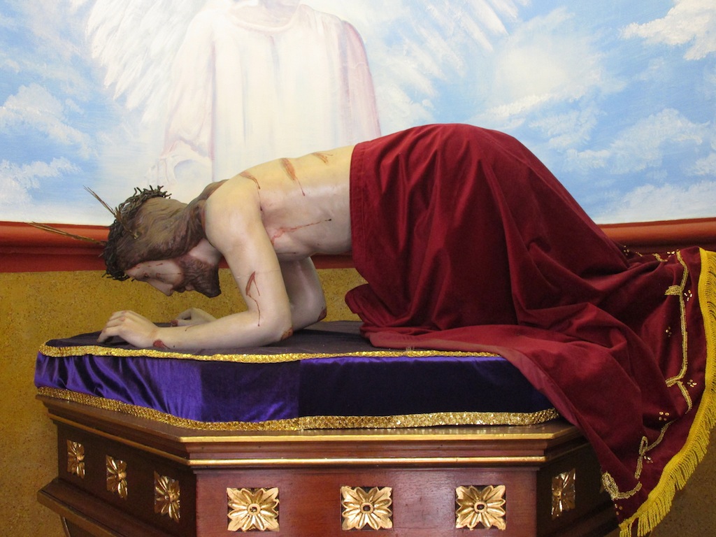 Jesús Una de varias piezas de arte religioso en la Iglesia de Nuestra Señora