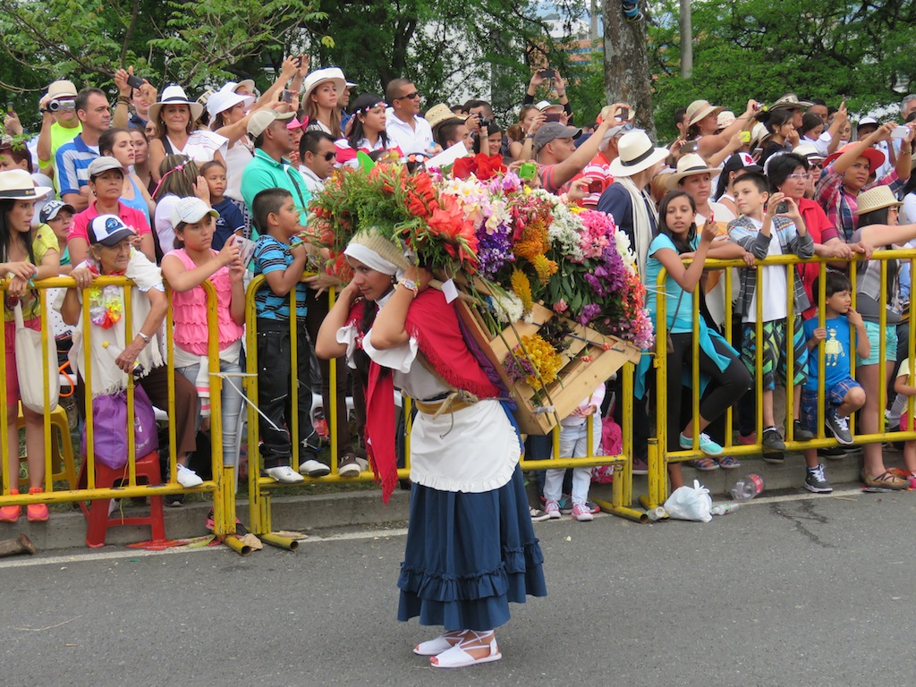 Cargando una silleta tradicional