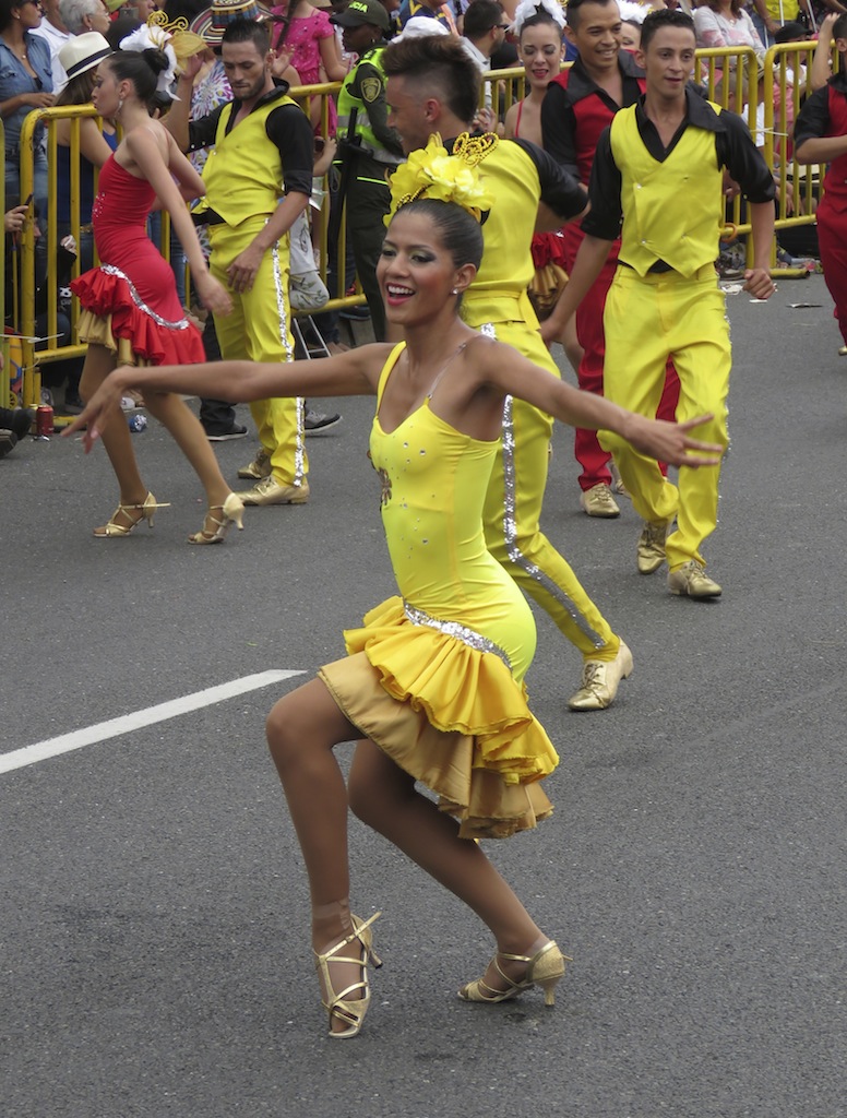 Bailarines en el Desfile de Silleteros 2015