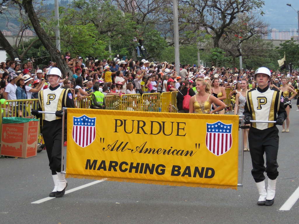 Banda Marchante de Purdue, muy lejos de casa