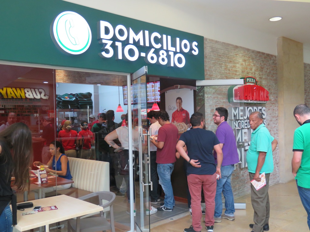 Lunchtime line at Papa John's