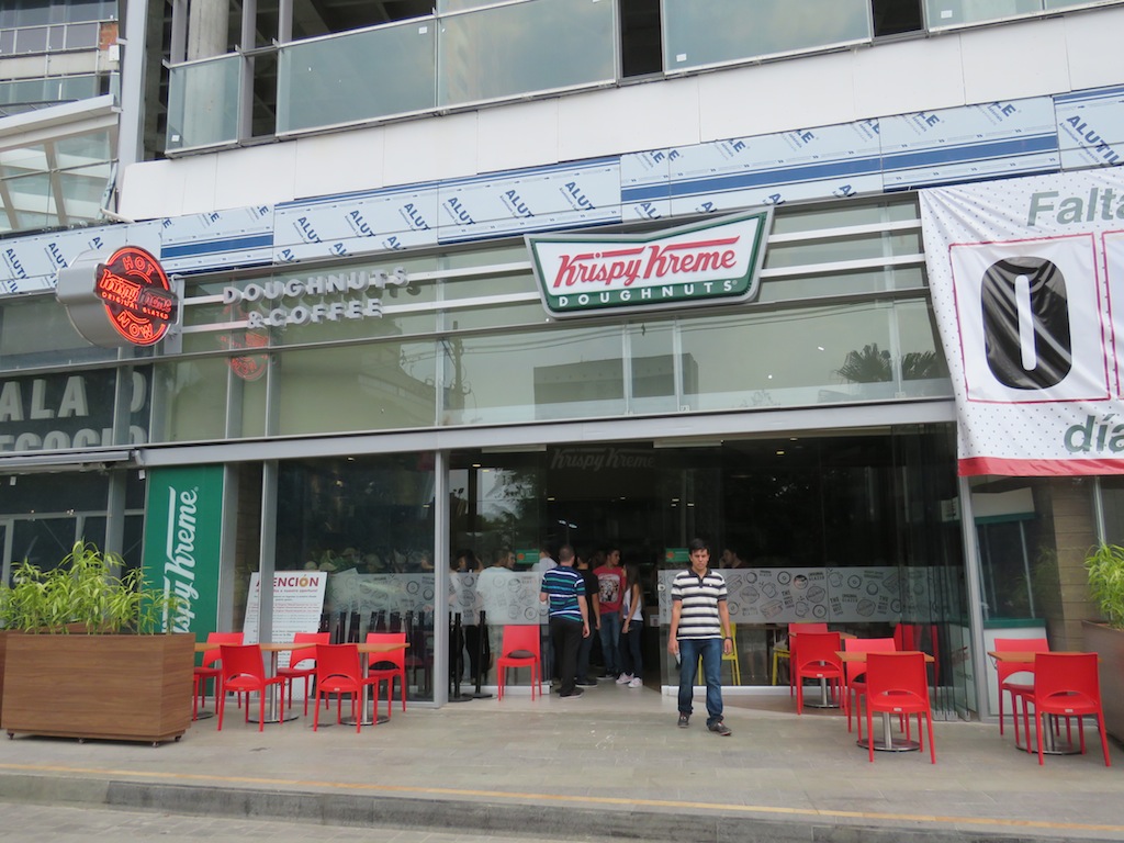 Frente de la nueva tienda Krispy Kreme en El Poblado