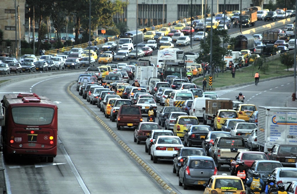 Tráfico en Bogotá durante la hora pico