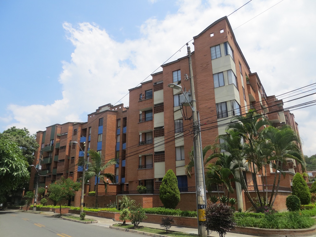 Edificios de apartamentos en Laureles