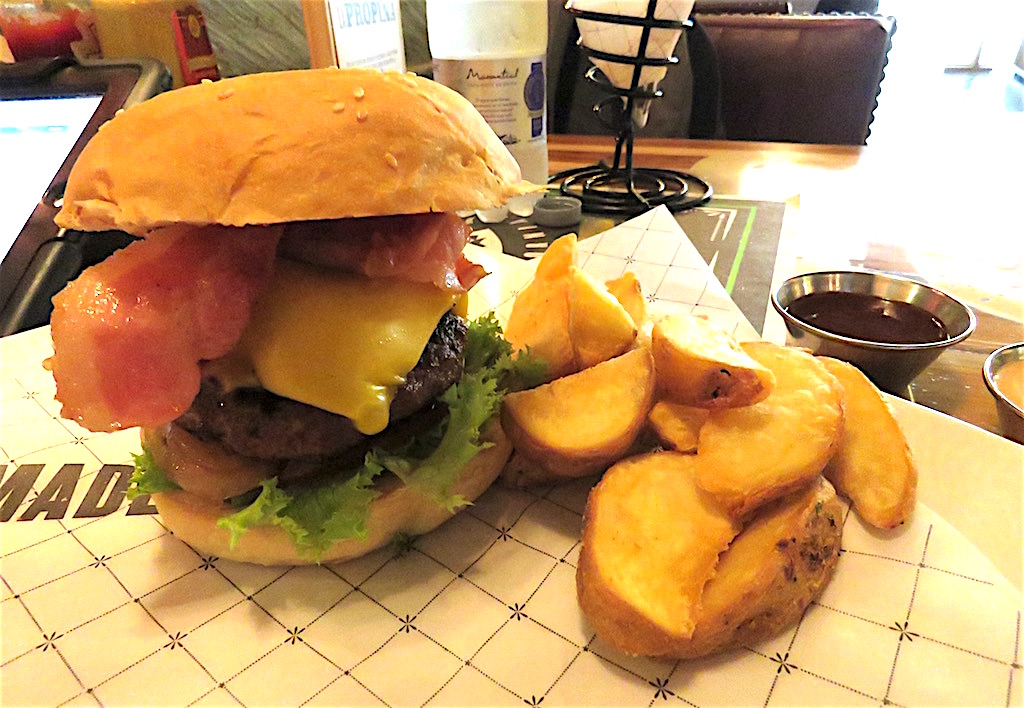 Chef Burger's Royale burger