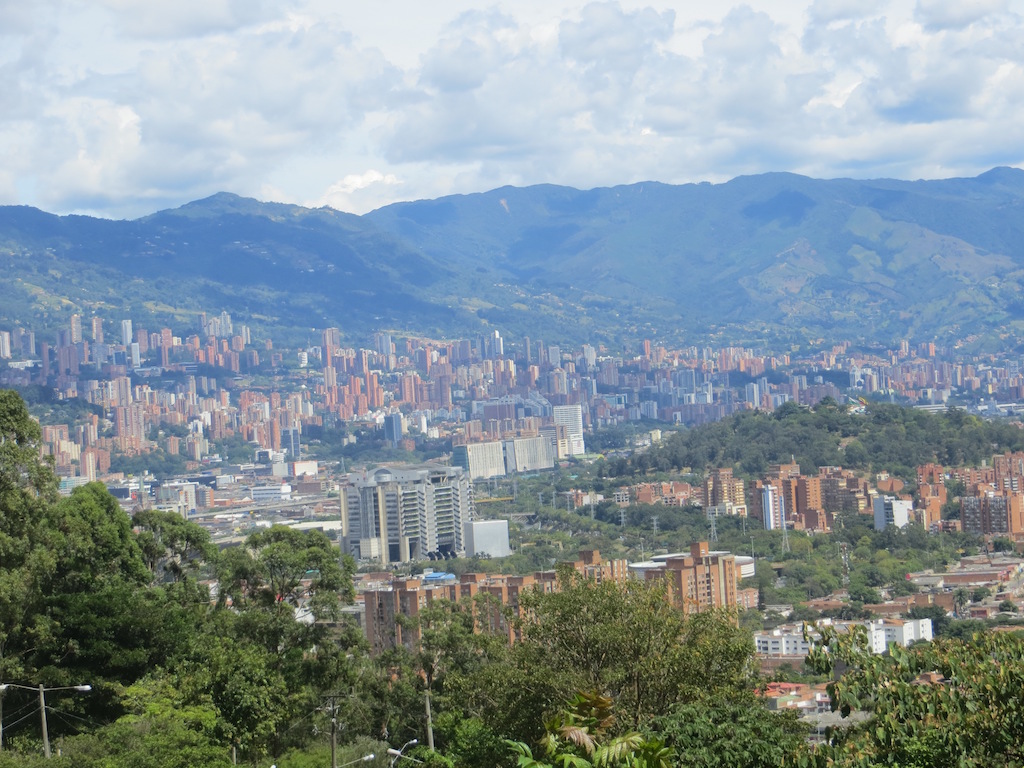 Vista desde el Cerro El Volador en Robledo, mirando hacia el sureste