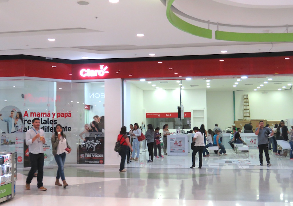 Claro store in Mayorca mall
