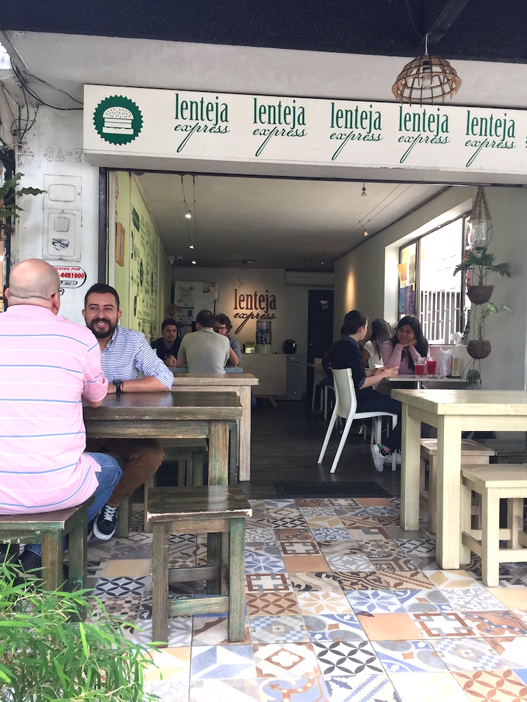 Lenteja Express restaurant in Provenza