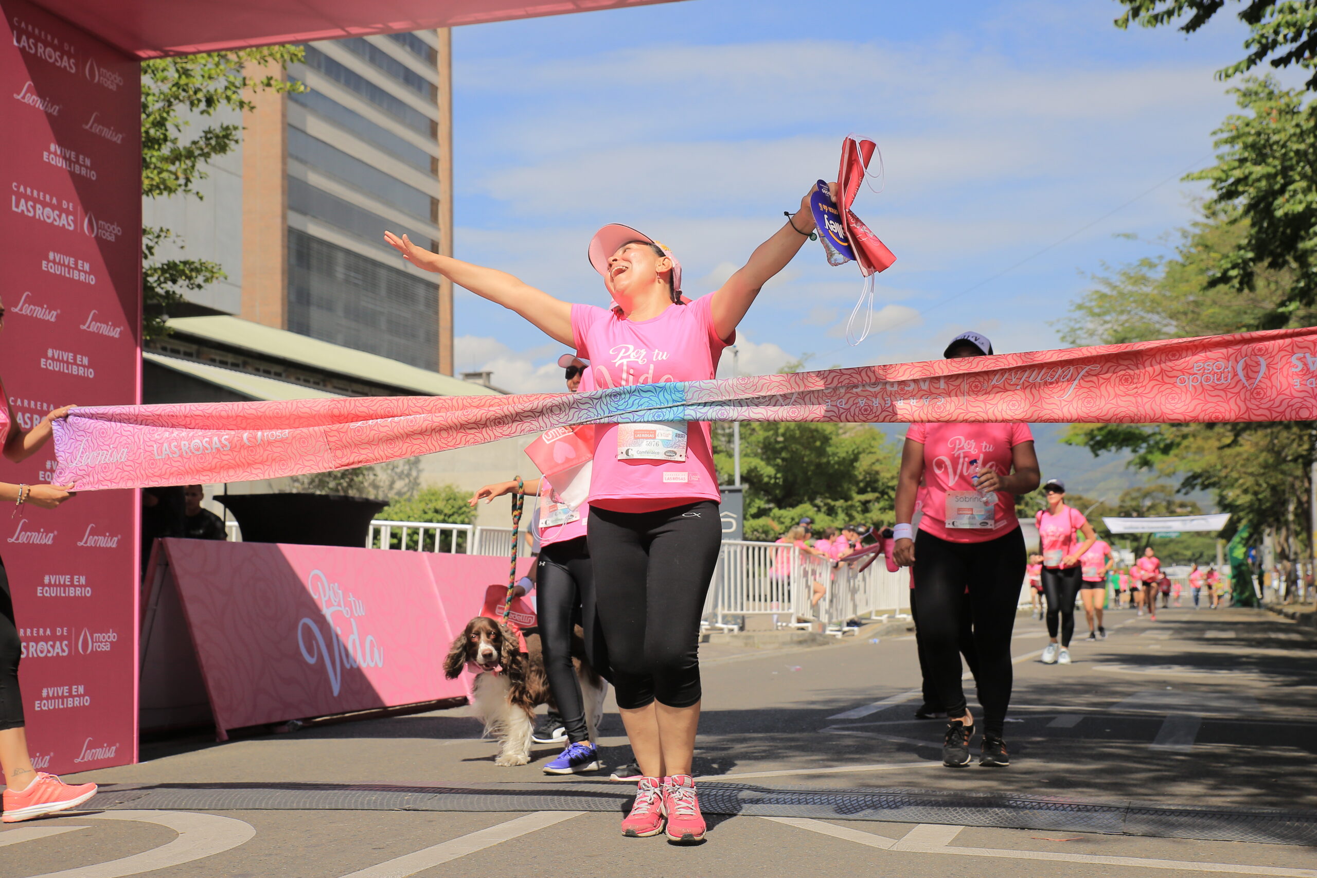Making it to the finish line at the Carrera de las Rosas. (Pic courtesy of Grupo JAO)