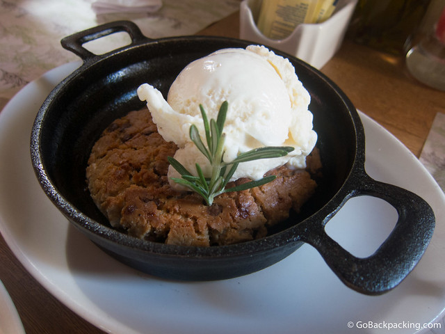 Chocolate chip cookie Chocolate chip cookie with vanilla ice cream