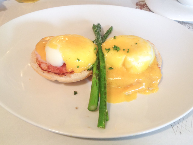 Eggs Benedict