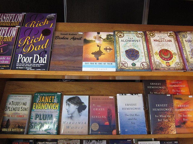 Algunos de los libros en inglés que estaban a la venta. Algunos de los libros en inglés que estaban a la venta.