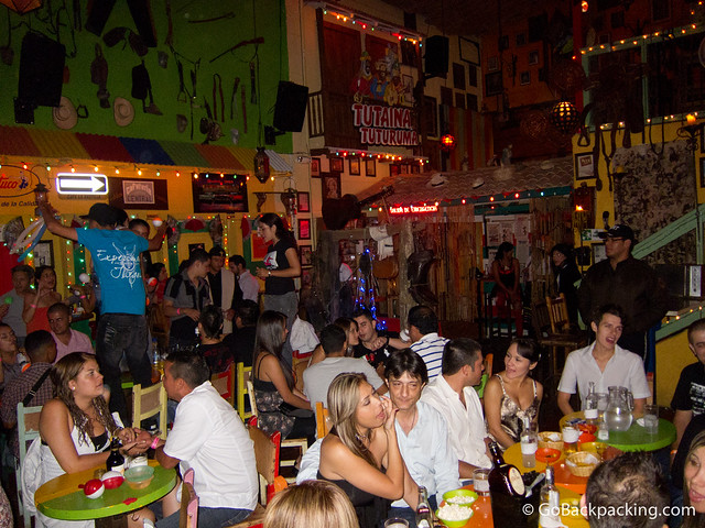 The late night crowd at Tutaima Tuturuma The late night crowd at Tutaima Tuturuma