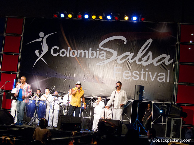 Son de Cali perform Son de Cali perform