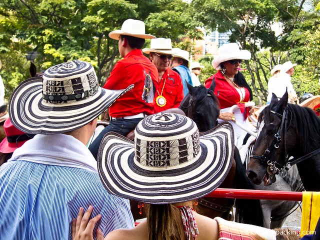 Sombreros vueltiaos tradicionales Los sombreros vueltiaos tradicionales son un símbolo nacional de Colombia