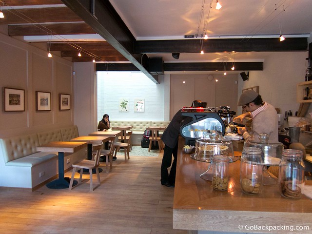 Clean, modern interior decor Clean, modern interior decor