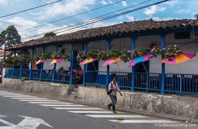 Restaurante El Balcón El restaurante El Balcón da a la plaza principal y es un gran lugar desde el cual observar a la gente