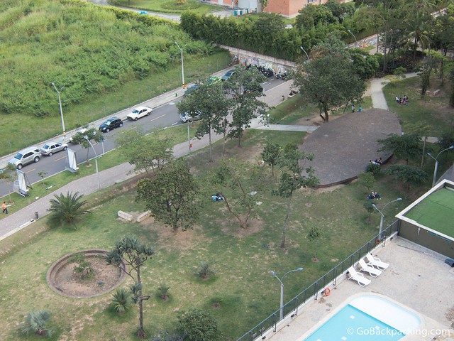 Parque Lineal Ciudad del Río Una sección del Parque Lineal Ciudad del Río vista desde un apartamento arriba