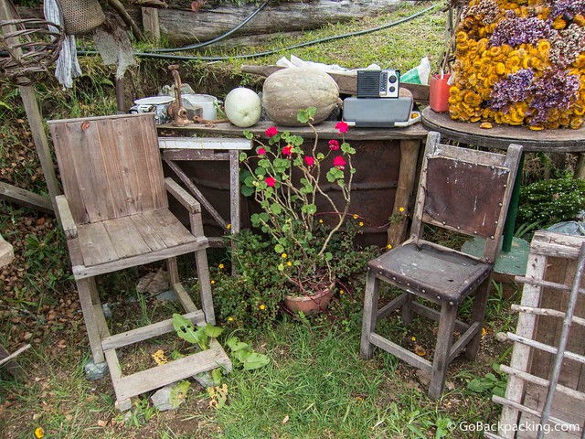 Wooden chairs Wooden chairs like the one on the left were used to carry the sick from Santa Elena to Medellin for treatment