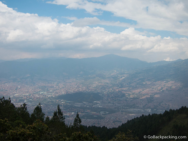 Medellín Mirando hacia el oeste a través de Medellín desde el Parque Arví