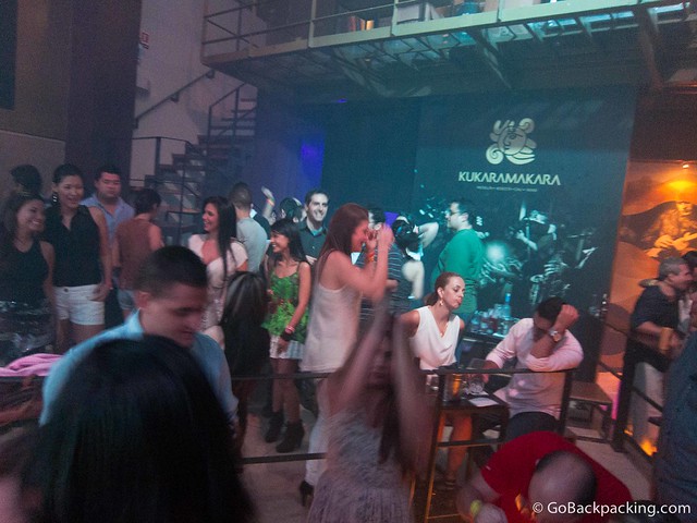 Sábado en la noche Kukaramakara alrededor de la 1 a. m. un sábado en la noche
