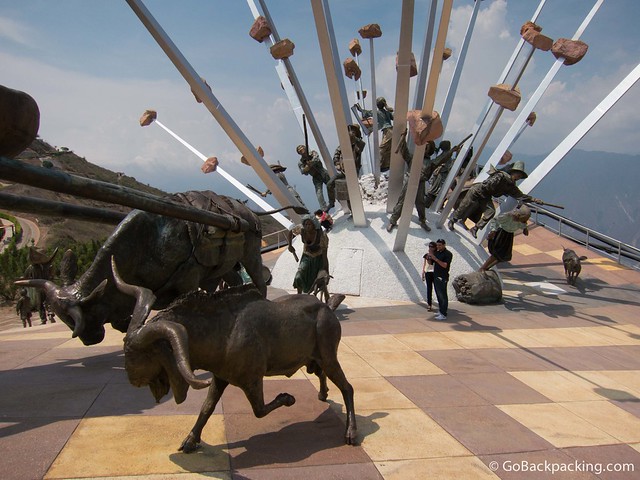 Monumento a la Santandereanidad The lifesize figures of the Monumento a la Santandereanidad