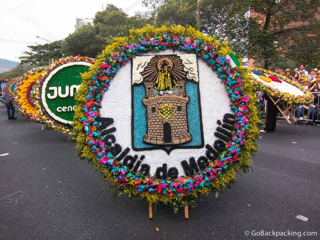 Another commercial flower silleta displays the icon on the Medellin city flag
